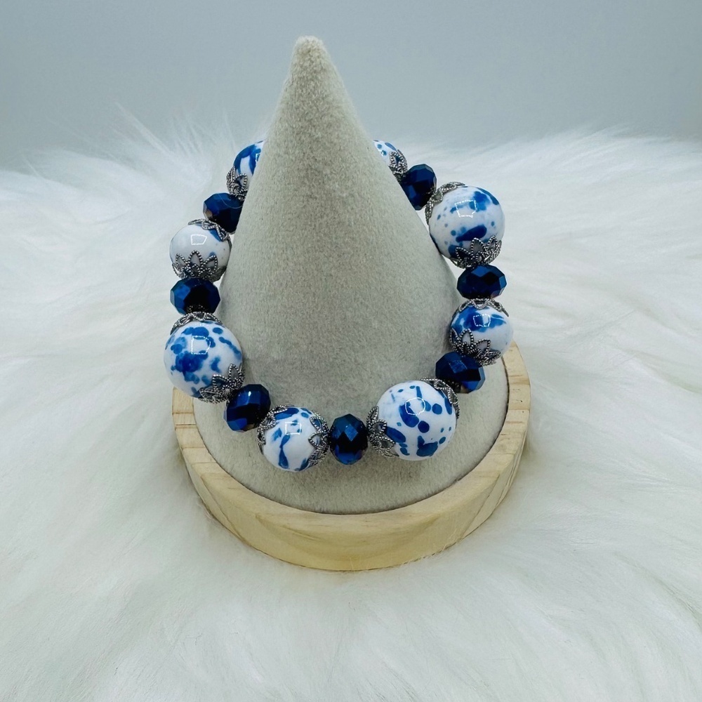 Large Beads Blue & White Statement Beaded Bracelet - Picture 2 of 7